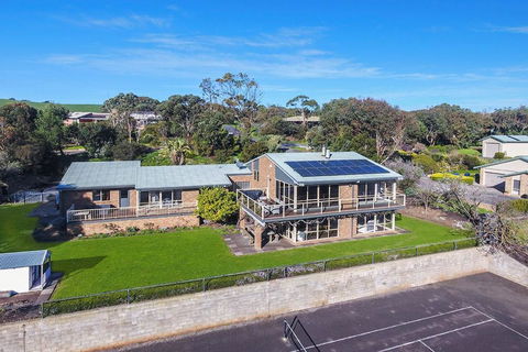 Nevertire - Accommodation Broadbeach 3