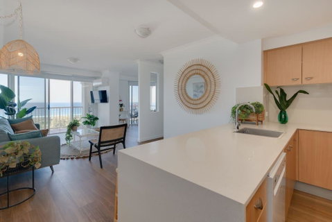 NEW Beautiful 2 Bed Ocean Views In Broadbeach - Accommodation Broadbeach 2