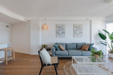 NEW Beautiful 2 Bed Ocean Views In Broadbeach - Accommodation Broadbeach 1
