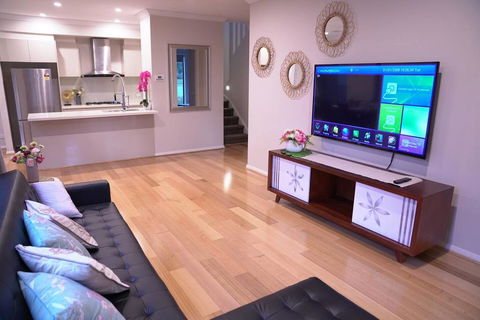New Comfort House Near Box Hill - Accommodation Broadbeach 1