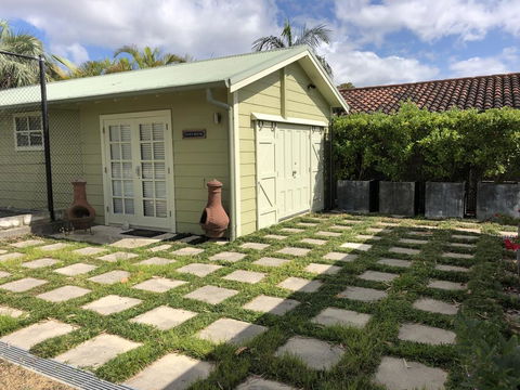 NEW: Tranquil Retreat -The Barn House Ingleside, Northern Beaches - Accommodation Broadbeach 0