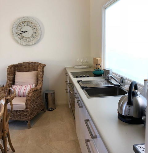 NEW: Tranquil Retreat -The Barn House Ingleside, Northern Beaches - Accommodation Broadbeach 3