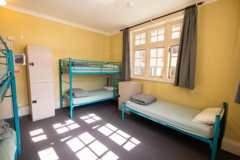 Newcastle Beach YHA - Accommodation Broadbeach 2