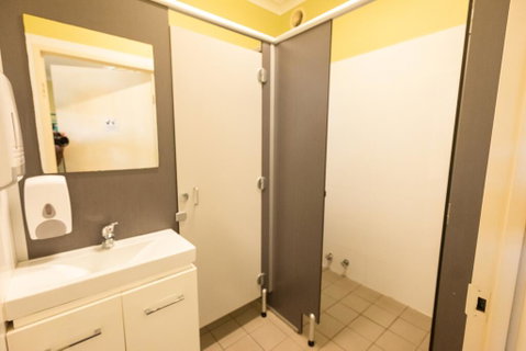 Newcastle Beach YHA - Accommodation Broadbeach 3