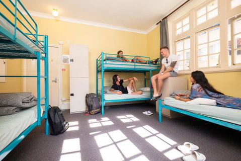 Newcastle Beach YHA - Accommodation Broadbeach 1