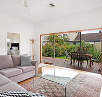 Newcastle Executive Homes - Cooks Hill Cottage - Accommodation Broadbeach