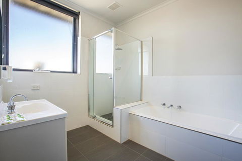 Nightcap At St Albans Hotel - Accommodation Broadbeach 3