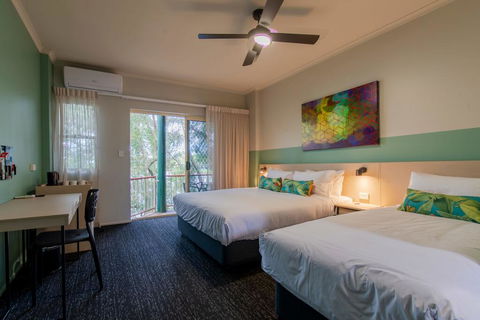 Nightcap At Waterfront Hotel - Accommodation Broadbeach 2