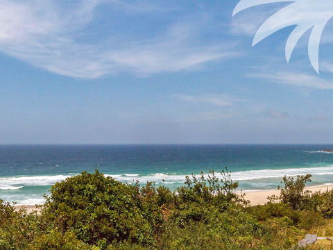 Ningaloo Formerly Willows House - Accommodation Broadbeach 3