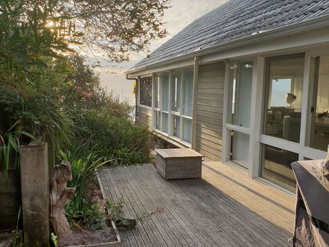 Ningaloo Formerly Willows House - Accommodation Broadbeach 2
