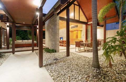 Niramaya Port Douglas Private Villas - Accommodation Broadbeach 2