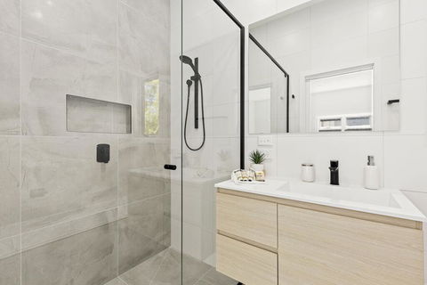 North Haven Lovely Coastal Beach House, Private Garden, Walk To Beach And Village - Accommodation Broadbeach 2