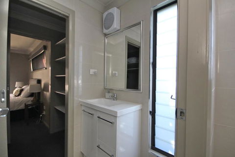 NORTHERN HAVEN-3/16 David Campbell St NH - Accommodation Broadbeach 3