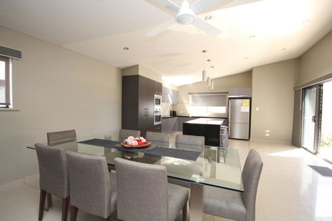 NORTHERN HAVEN-3/16 David Campbell St NH - Accommodation Broadbeach 2