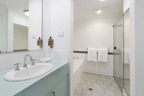 Nu Leaf Retreat - Accommodation Broadbeach 3