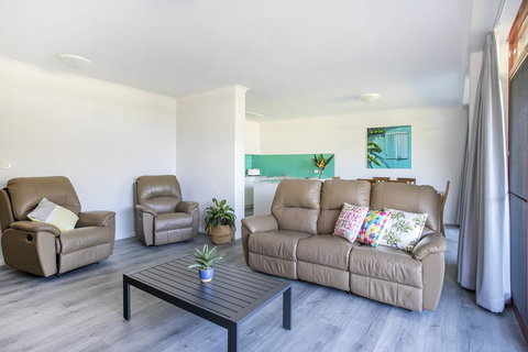 Ocean Breeze - Fathoms 3 - Accommodation Broadbeach 2