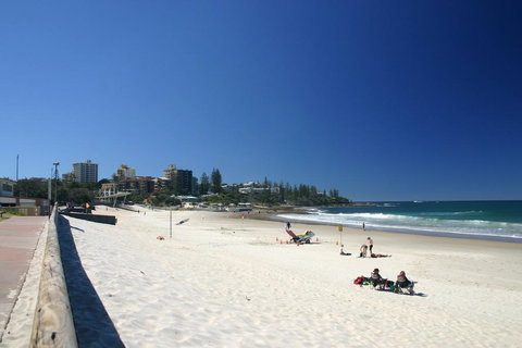 Ocean Crest Unit 4, 22 Warne Tce - Accommodation Broadbeach 1