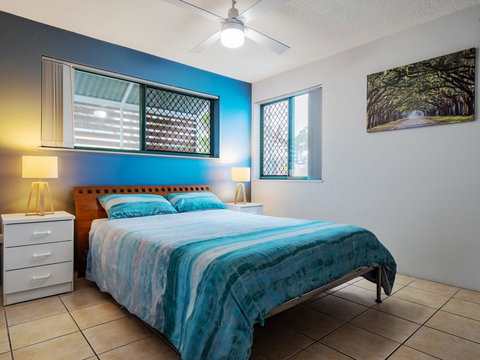 Ocean Crest Unit 4, 22 Warne Tce - Accommodation Broadbeach 2