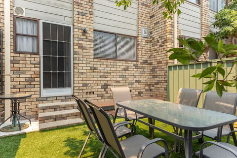 Ocean St Holiday Apartment - Accommodation Broadbeach 2