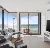 Ocean Views Apartment with Rooftop Pool - Accommodation Broadbeach
