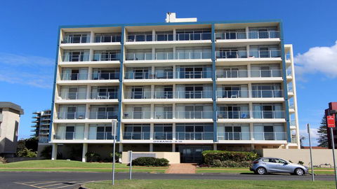 Oceanic 28 - On The Beach! - Accommodation Broadbeach 0