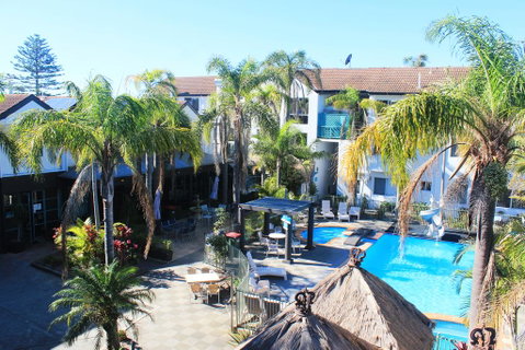 Oceanside Hawks Nest - Accommodation Broadbeach 1