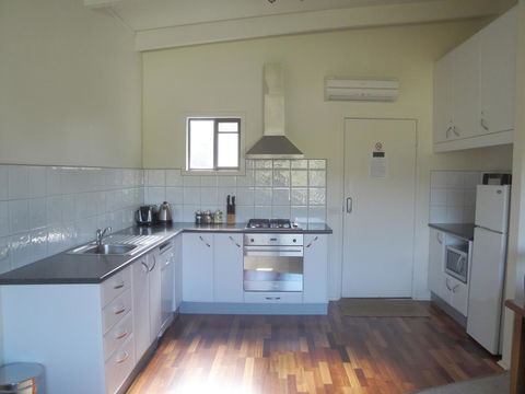 Off Mountain Accommodation - Accommodation Broadbeach 1