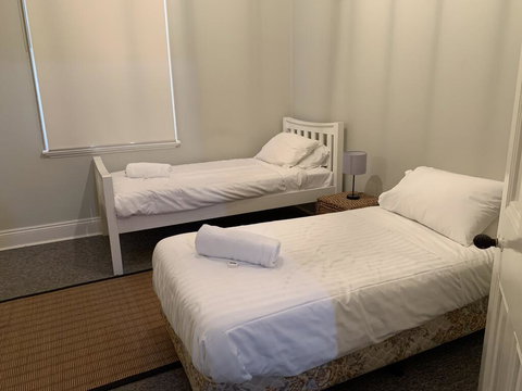 Old Sergeants Quarters - Accommodation Broadbeach 1