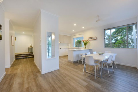 On The Beach 321 - Port Douglas - Accommodation Broadbeach 0