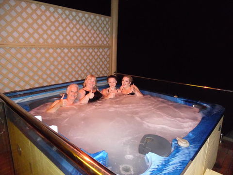 On The Deck @ Shark Bay - Accommodation Broadbeach 2