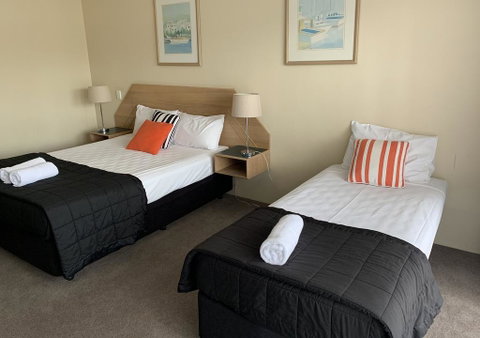 Outrigger Burleigh - Accommodation Broadbeach 2