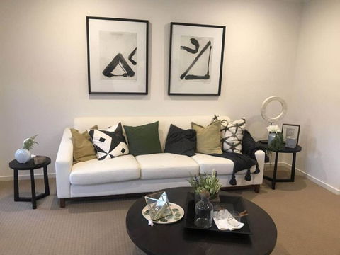 Pampas Grass Homestay A - Accommodation Broadbeach 3