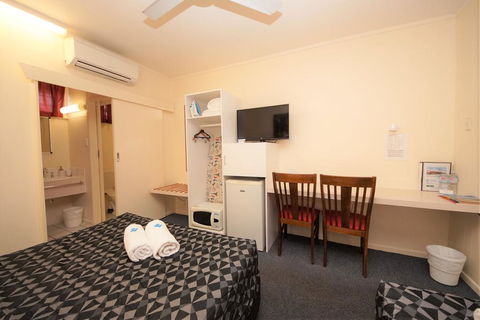 Parkside Motel & Licensed Restaurant - Accommodation Broadbeach 2