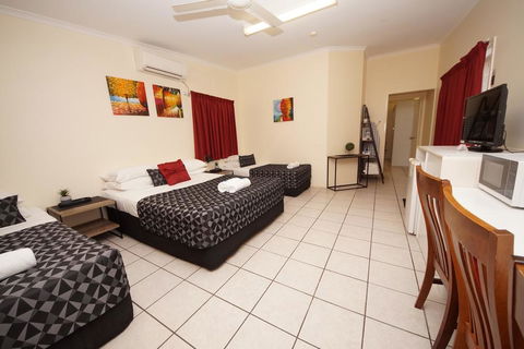 Parkside Motel & Licensed Restaurant - Accommodation Broadbeach 1