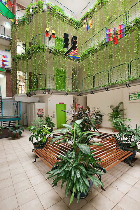 Peninsular Apartments - Accommodation Broadbeach 3