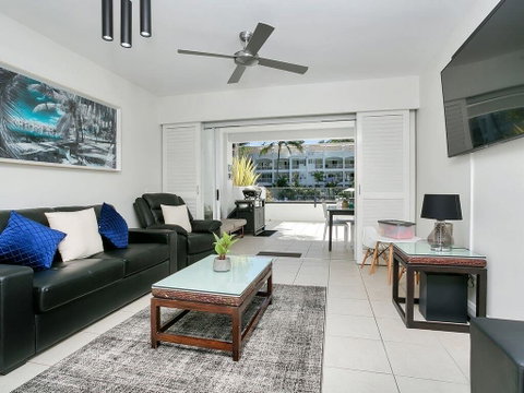 Peppers 3111- 3112 Two Bedroom Apartment Spa Suite - Accommodation Broadbeach 0
