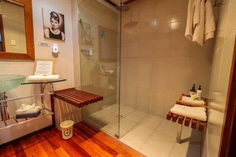 PK Illusions - Accommodation Broadbeach 1