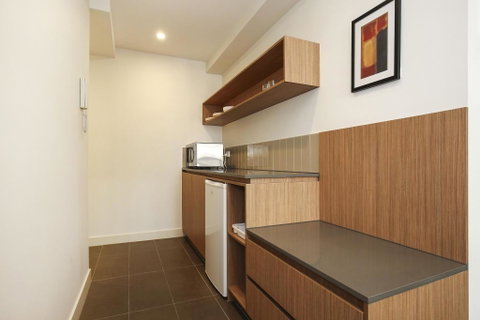 Plum Serviced Apartments Carlton - Accommodation Broadbeach 2