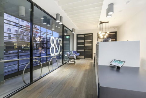 Plum Serviced Apartments Carlton - Accommodation Broadbeach 3