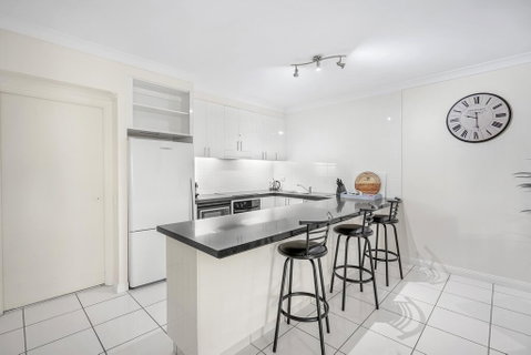 Poolside Apt In Alamanda Beachfront Resort (52) - Accommodation Broadbeach 2