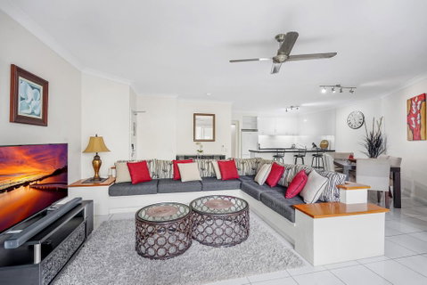 Poolside Apt In Alamanda Beachfront Resort (52) - Accommodation Broadbeach 3