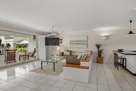 Poolside Apt In Alamanda Beachfront Resort (88) - Accommodation Broadbeach 3