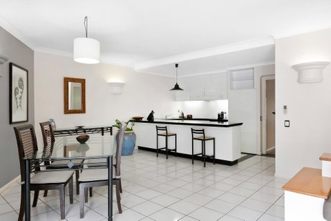 Poolside Apt In Alamanda Beachfront Resort 74 - Accommodation Broadbeach 3