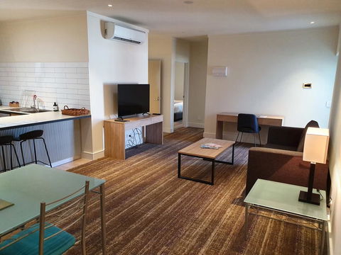 Porter's Plainland Hotel - Accommodation Broadbeach 3