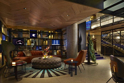 QT Melbourne - Accommodation Broadbeach 1