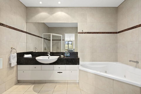 Quality Hotel Parklake Shepparton - Accommodation Broadbeach 3