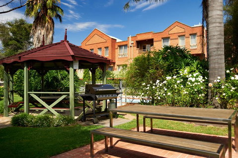 Quest Royal Gardens - Accommodation Broadbeach 2