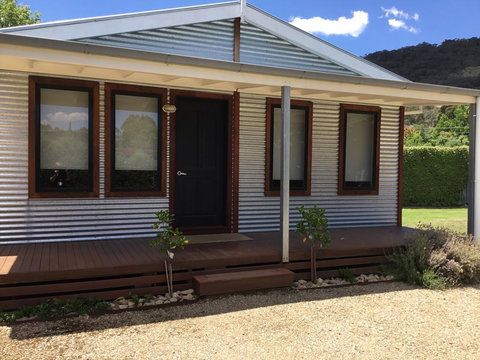 Rail Trail Cottage - Accommodation Broadbeach 2