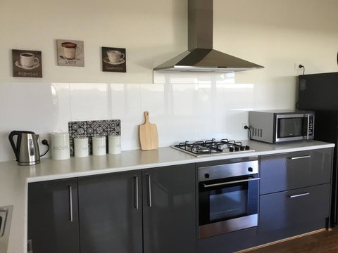 Rail Trail Cottage - Accommodation Broadbeach 3