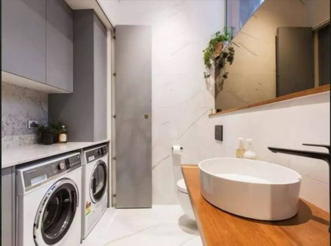 Readyset Glashouse Melbourne - Accommodation Broadbeach 1